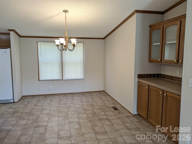 Building Photo - 338 Weathers Creek Rd