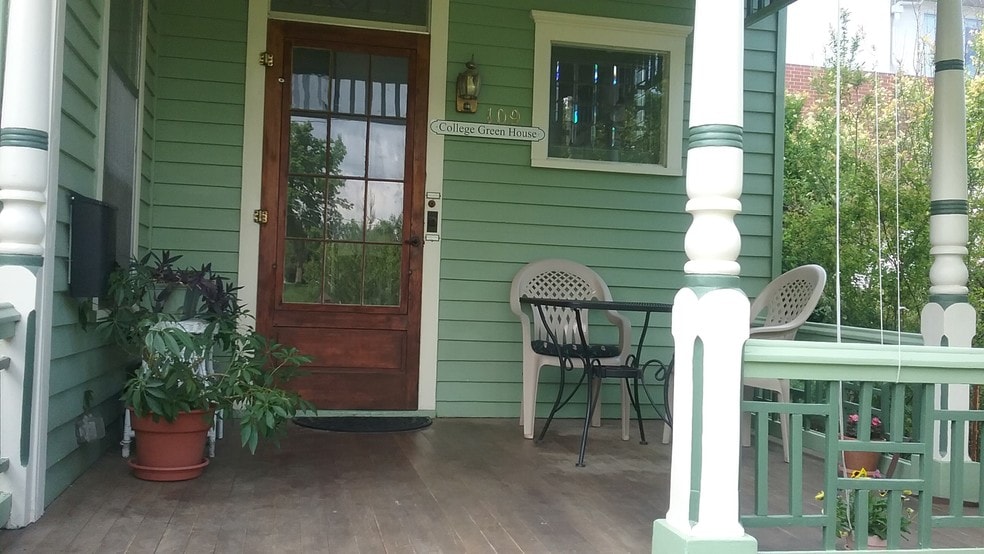 Chat on the porch - 109 S Johnson St