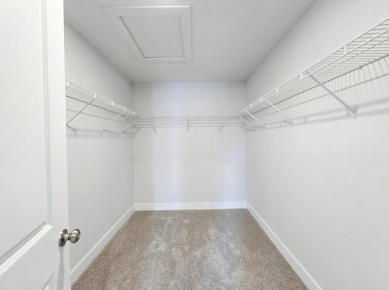 Building Photo - 305 Frederick Way