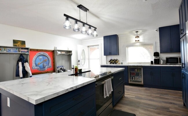 Building Photo - Beautifully Renovated 3bd/2ba home in Portales; Available 8/1/26