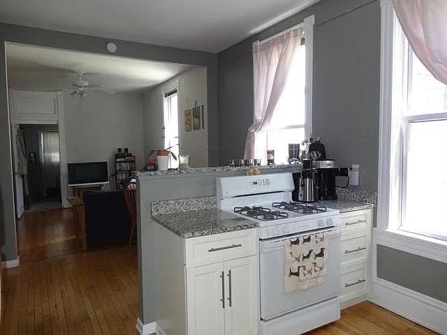 Building Photo - 2711 N Magnolia Ave