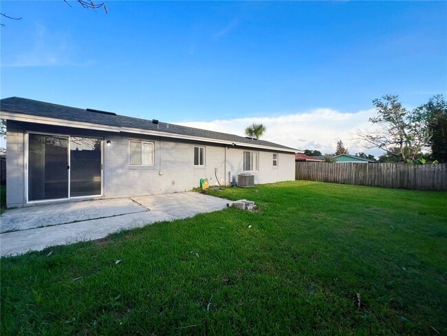 Building Photo - 11340 Cardiff Dr