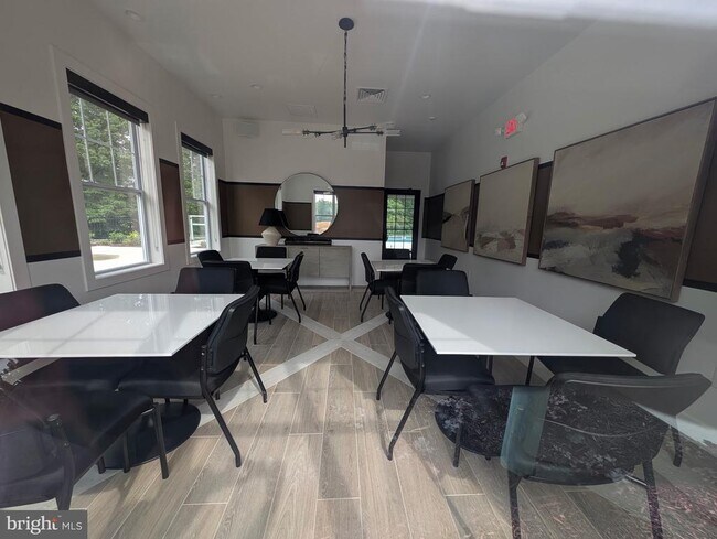 Building Photo - 2106 Donatello Dr