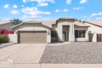 Building Photo - Beautiful 4Bdm 2Ba Home with Private Backyard in Gilbert!