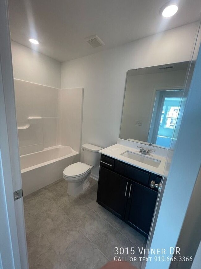 Building Photo - 3015 Vitner Dr
