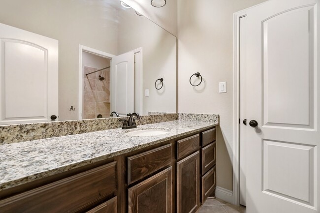 Building Photo - 138 Meadow Run Dr