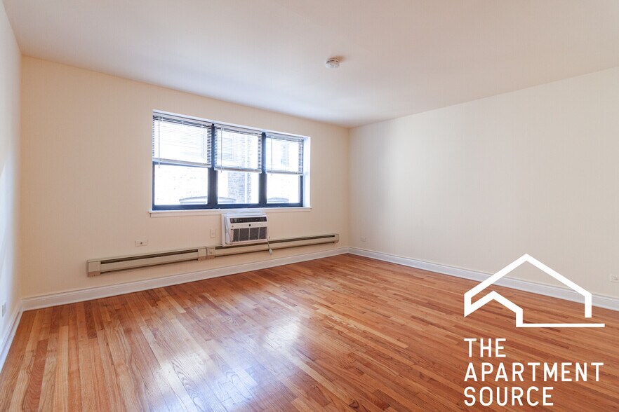 Building Photo - 665 W Wrightwood Ave
