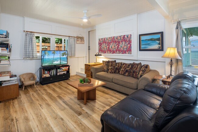 Building Photo - Casual Beach Front 3 Bedroom, 2 Bath Home ...