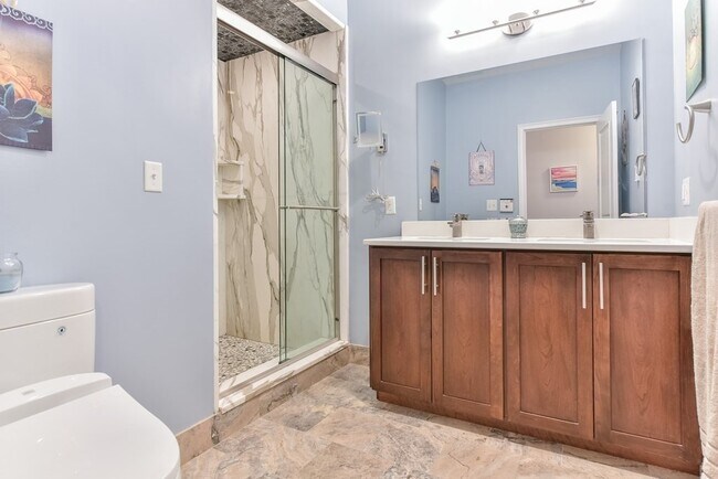 Building Photo - 9 Appleton St