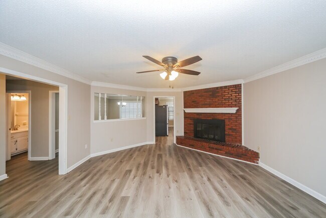 Building Photo - 7130 Larkfield Rd