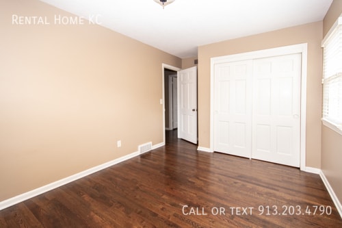 Building Photo - 10047 Lamar-