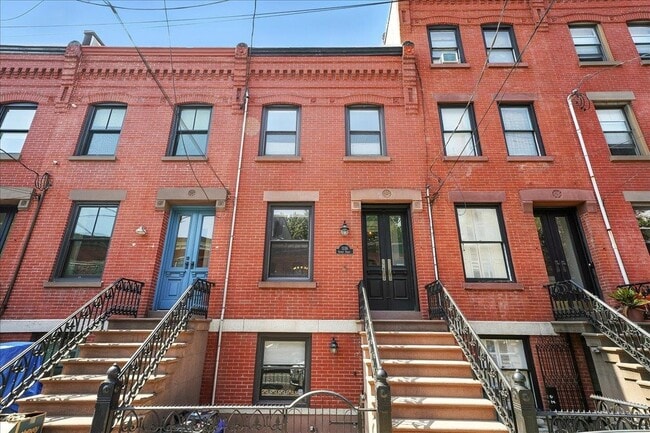 Primary Photo - 1116 Garden St