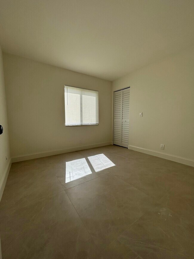 Building Photo - 205 Pine HOV Cir