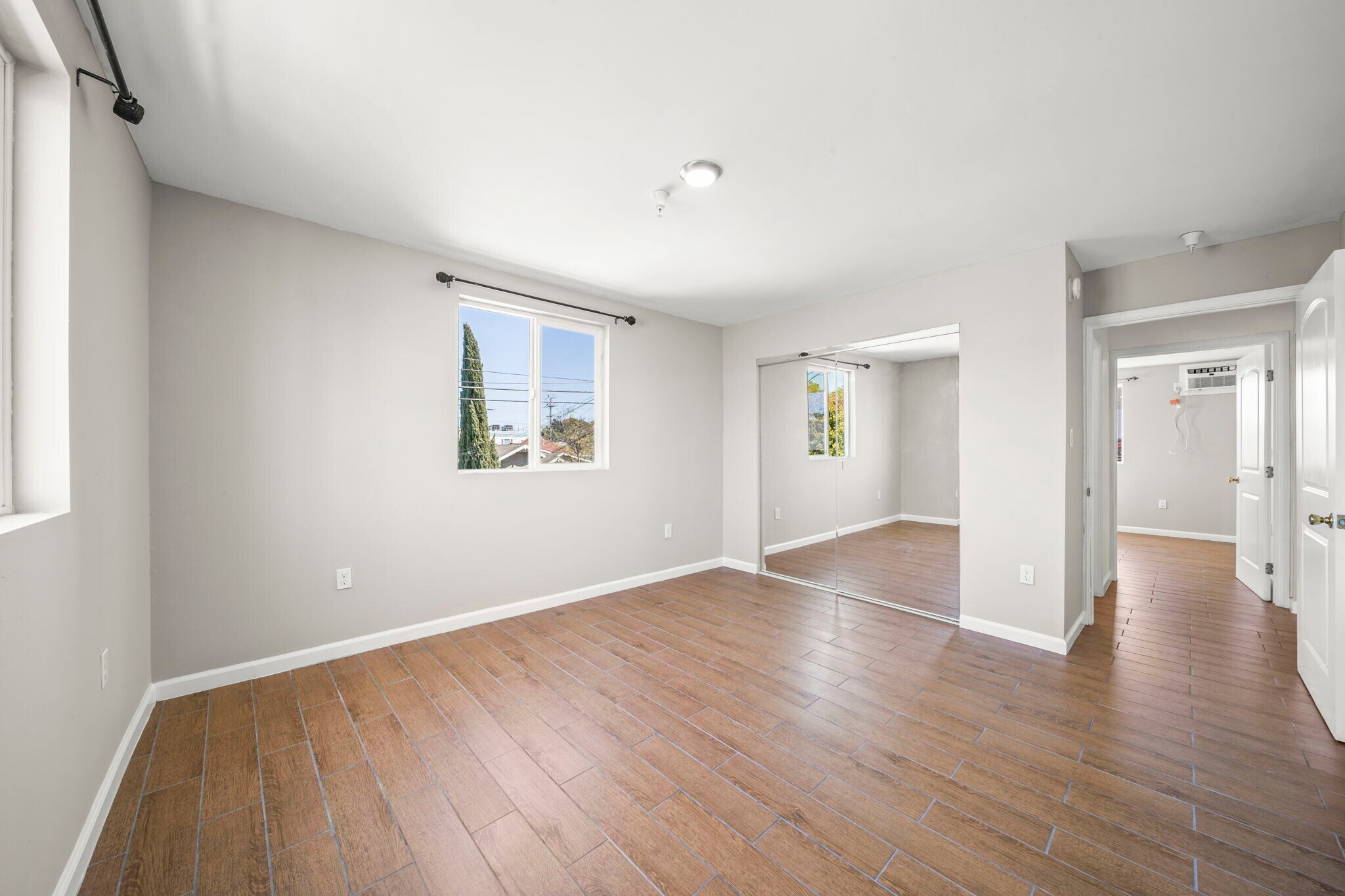 Building Photo - 1155 N Ardmore Ave
