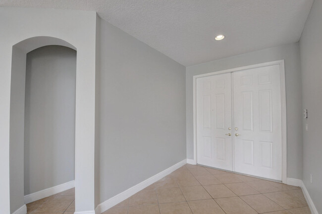Building Photo - 9864 Woolworth Ct