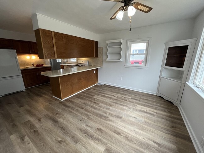 Building Photo - 2235 Middle St