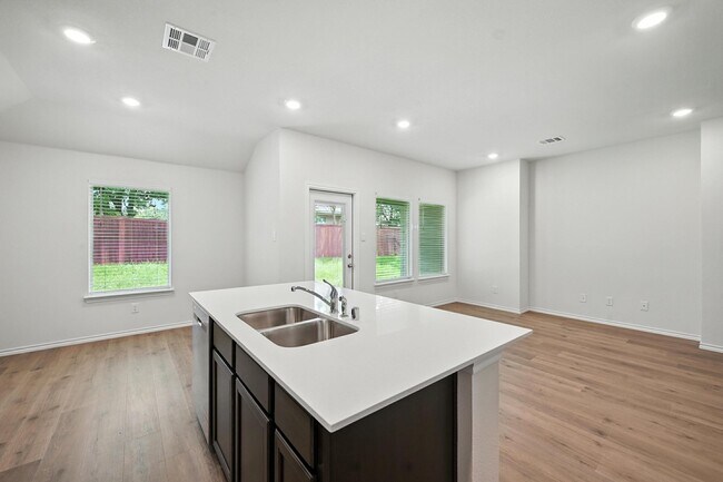 Building Photo - 405 Regiment Rd