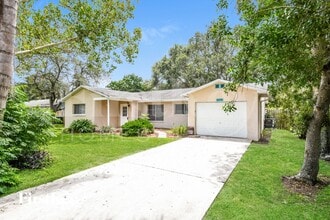 Building Photo - 2278 Hialeah St