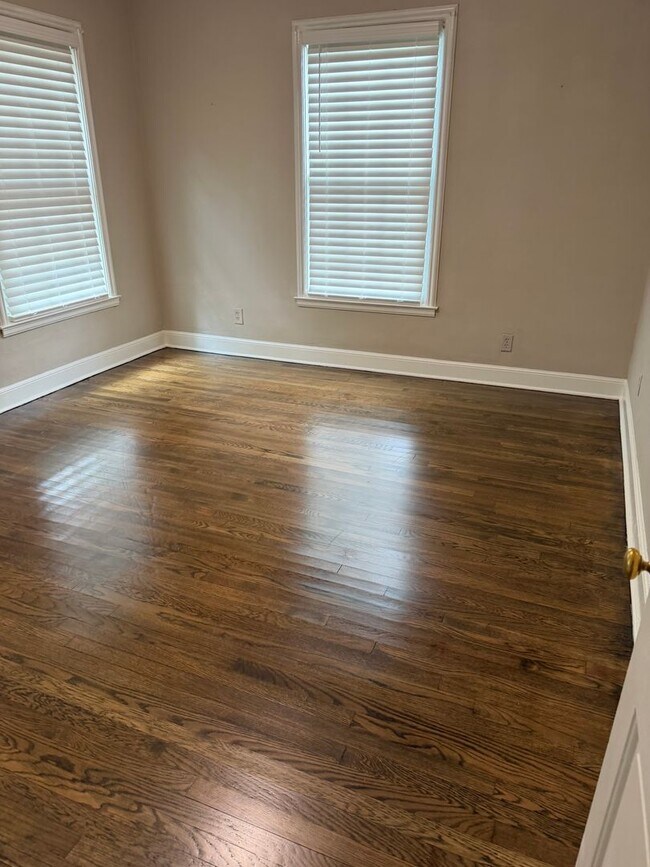 Building Photo - 3 BR/1BA | Newly Renovated Single Family Home | 1-Car Garage Parking | Patio in backyard!