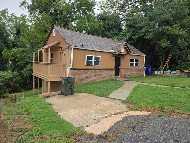 Building Photo - 8 Dogan St