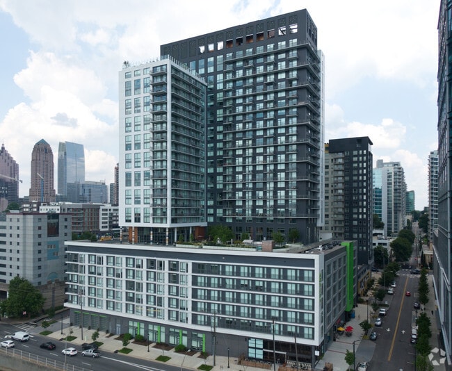 Building Photo - Linea Midtown