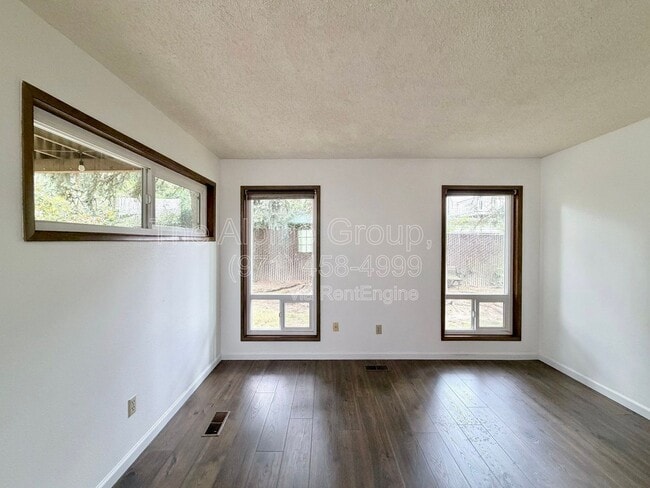 Building Photo - 5462 SW Murray Blvd