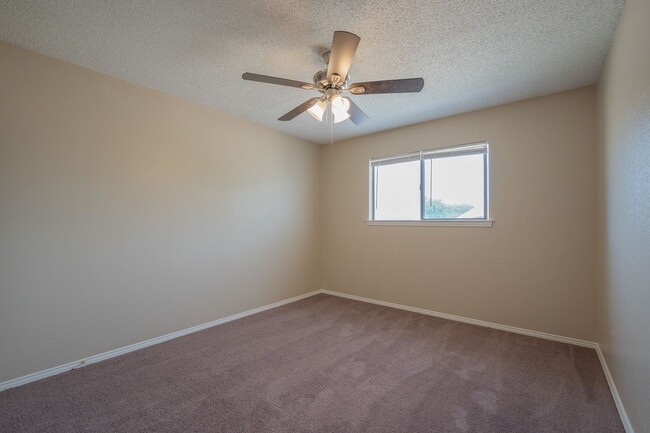 Building Photo - Freshly Updated 3-Bedroom Home on a Corner...