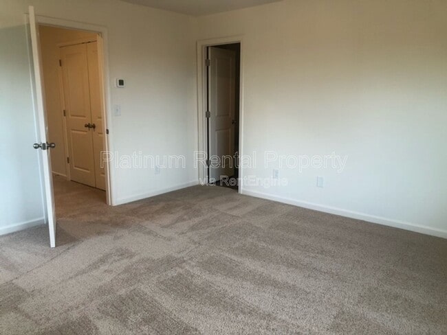 Building Photo - 202 Grand Central Wy