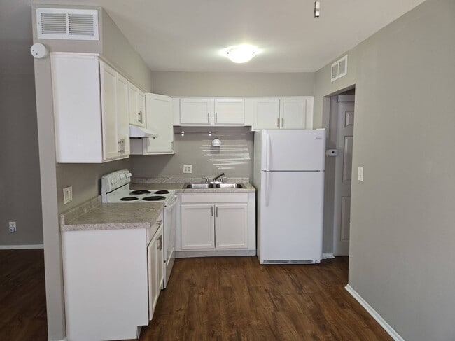 Building Photo - 3825 N Whittier Pl