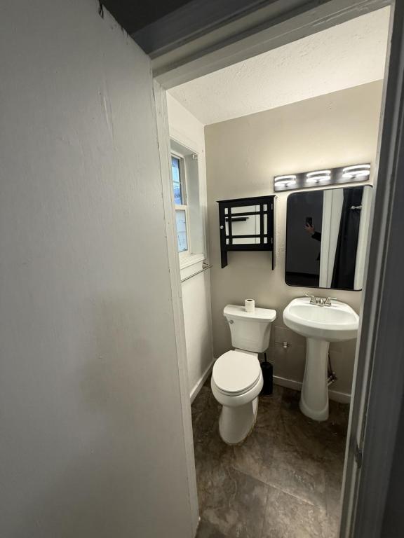 Building Photo - 1032 24th Ave