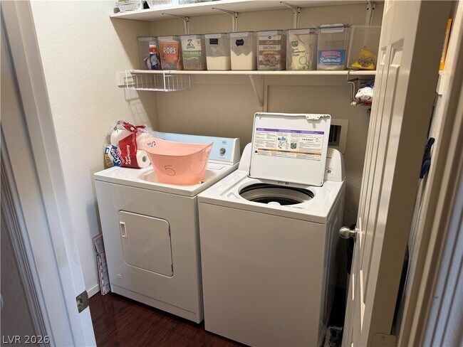 Building Photo - 2814 Dalsetter Dr