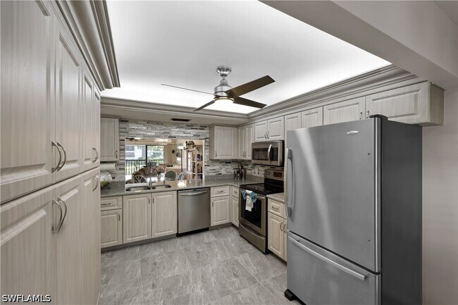 Building Photo - 500 Misty Pines Cir