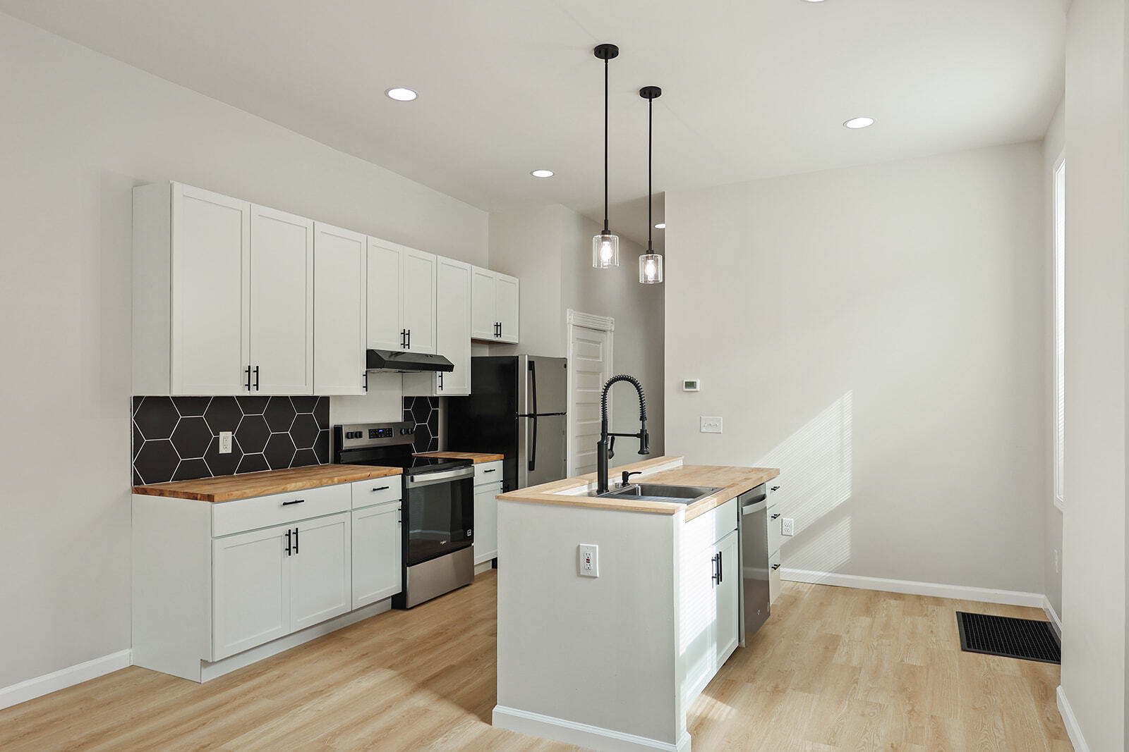 Building Photo - 3828 Wisconsin Ave