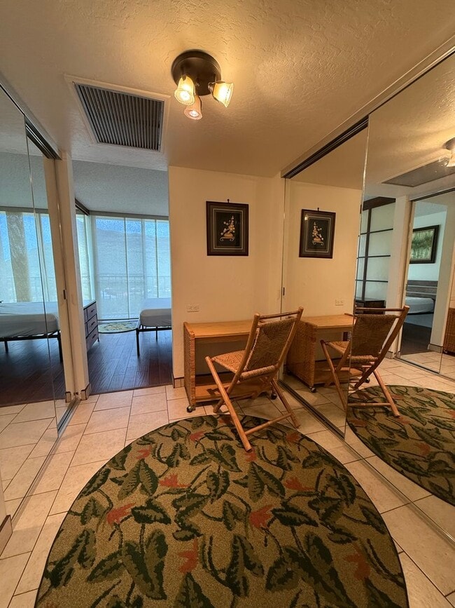Building Photo - Makaha Valley Towers Fully Furnished. 1 Bedroom/1 Bath