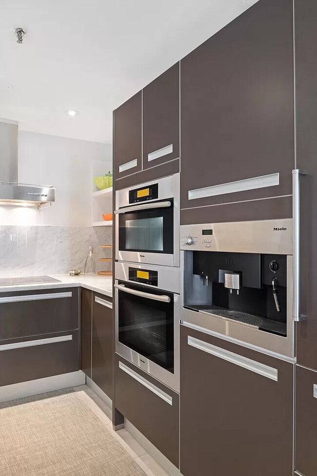 Building Photo - 680 N Lake Shore Dr