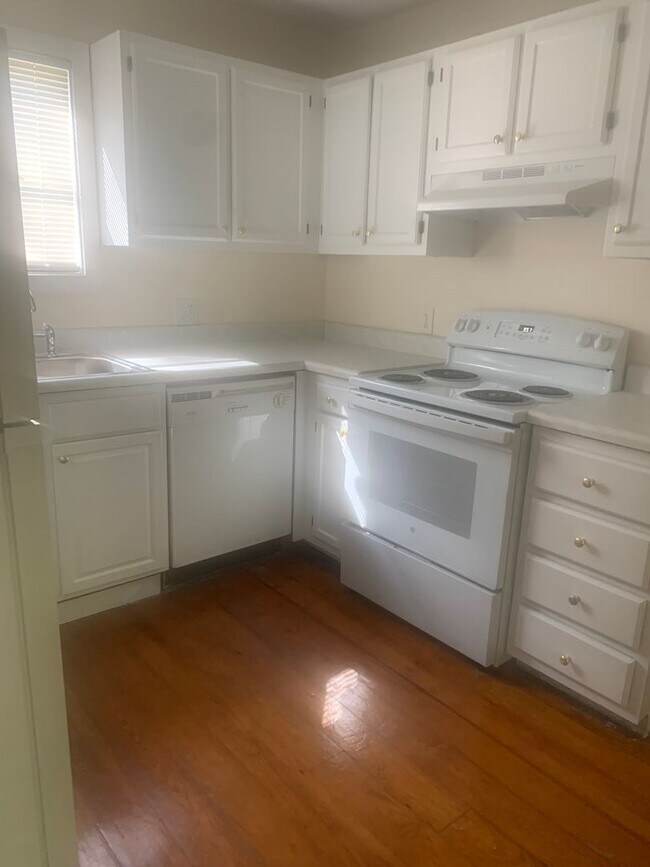 Building Photo - REMODELED NW RALEIGH TOWNHOME OFF LEESVILLE ROAD