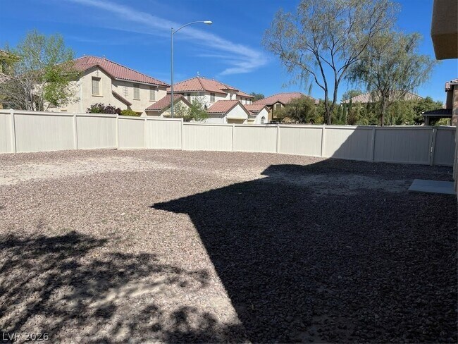 Building Photo - 1712 Newquay Commons Ave