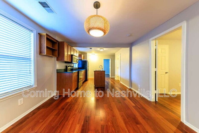 Building Photo - 891 W Sharpe Ave