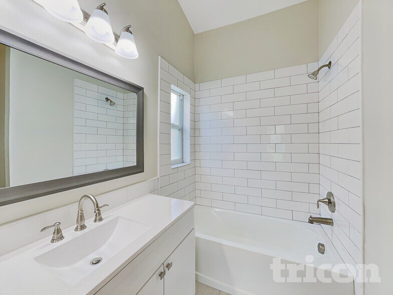 Building Photo - 2107 Flintlock Blvd