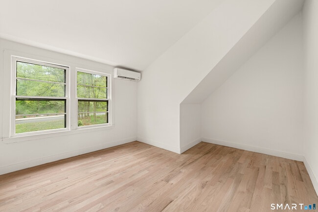 Building Photo - 1335 Wolf Hill Rd