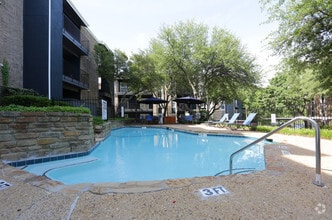Building Photo - Oakwood Creek