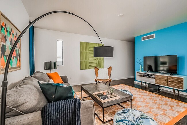 Building Photo - Containers on Grand