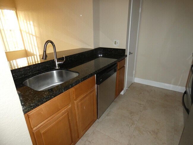 Building Photo - 2881 N Oakland Forest Dr