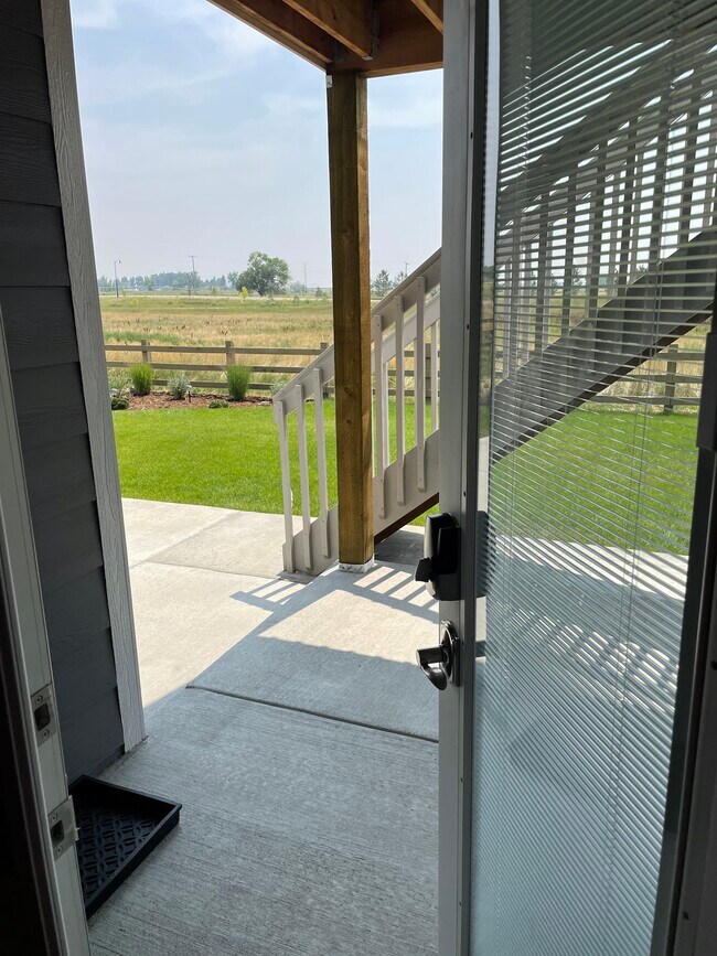 Covered patio - 5383 Homeward Dr