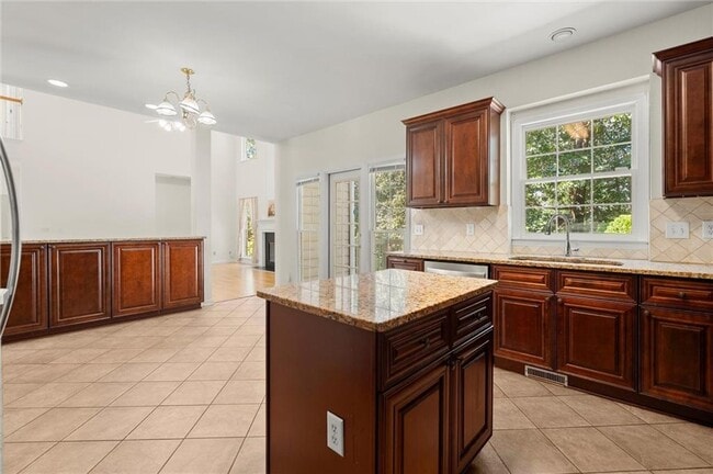 Building Photo - 1440 Grovehurst Dr