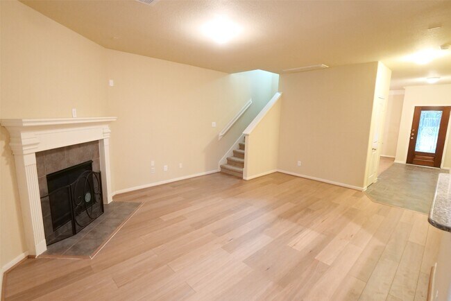 Building Photo - 26427 Longview Creek Dr