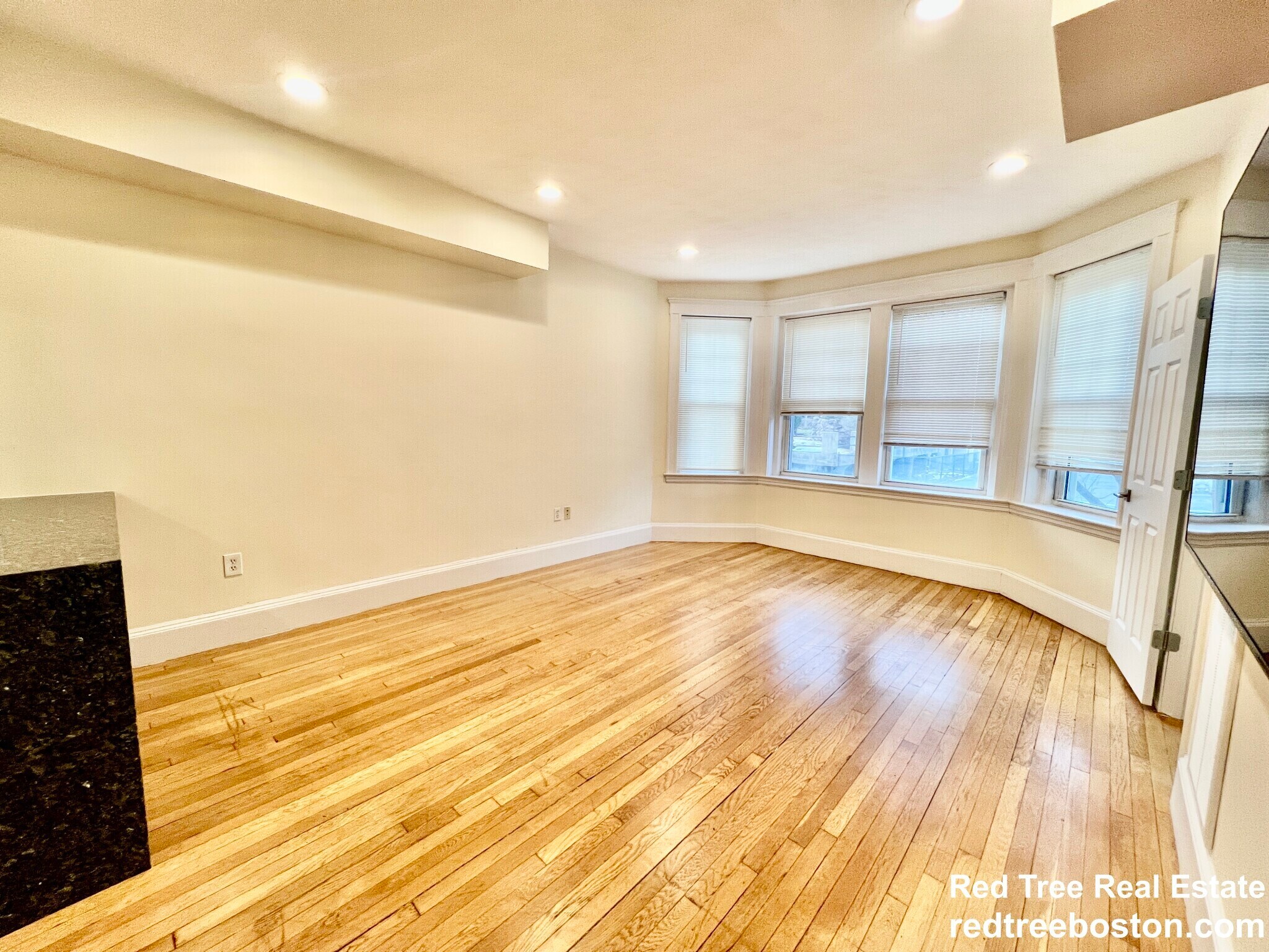 Building Photo - 71 Babcock St