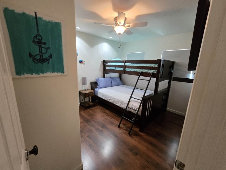 Building Photo - 2645 Garnet Ave