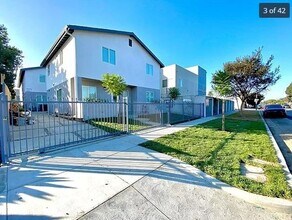 Building Photo - BROADWAY (10611)