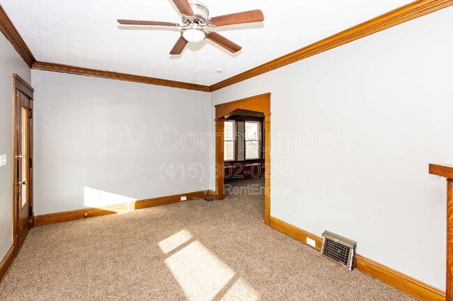 Building Photo - 3102 Montclair Ave